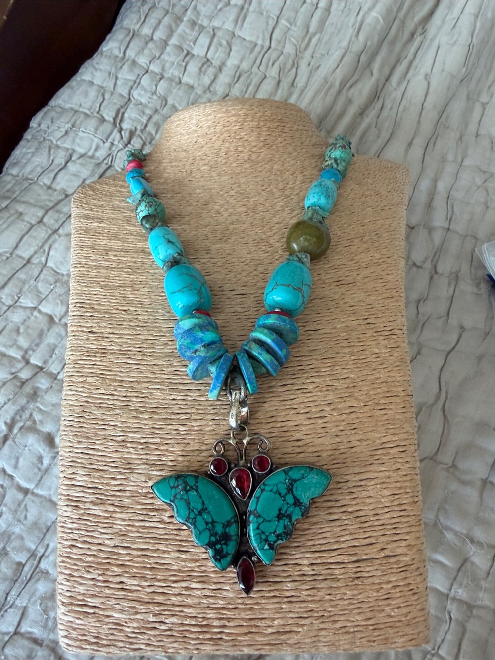 Exquisite turquoise and garnet sterling silver butterfly pendant with turquoise - Picture 3 of 16